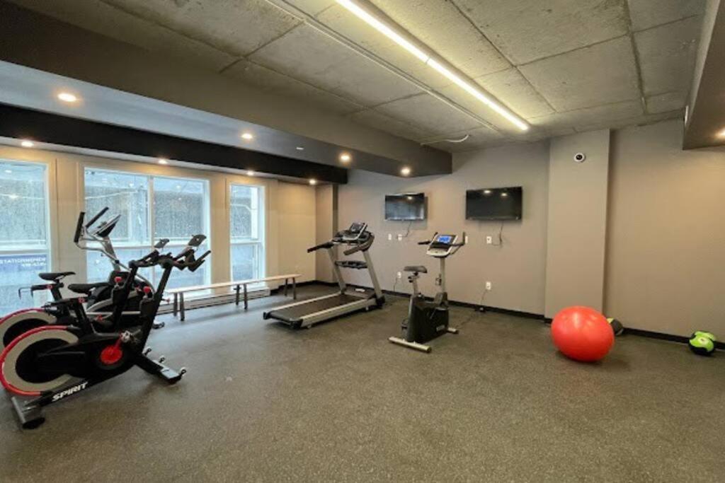 Condo Chic, Centre-Ville Piscine, Terrasse, Gym Quebec City Exterior photo